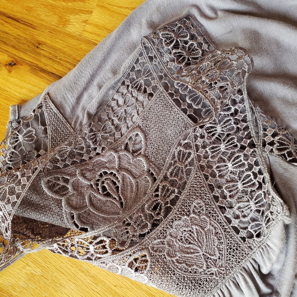 Lace top - Picture 4 of 5